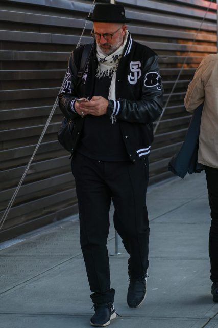 Is " stadium jackets," with their sporty and mischievous look, also a hot item?
