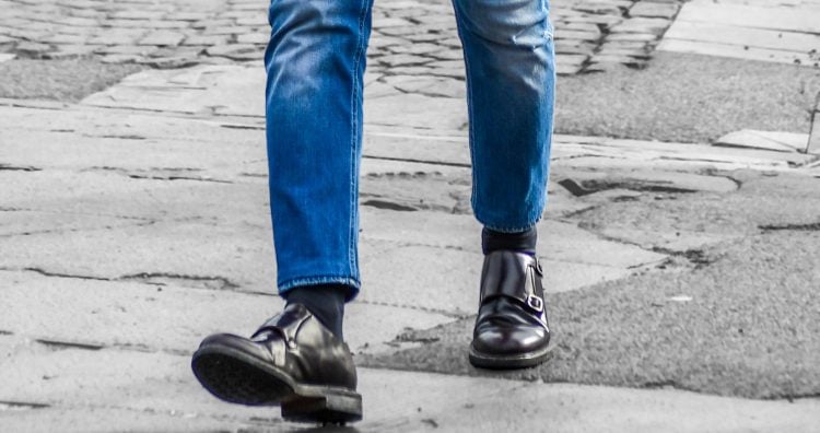 ジーンズ 革靴の合わせ方やコーデのコツとは メンズファッションメディア Otokomae 男前研究所