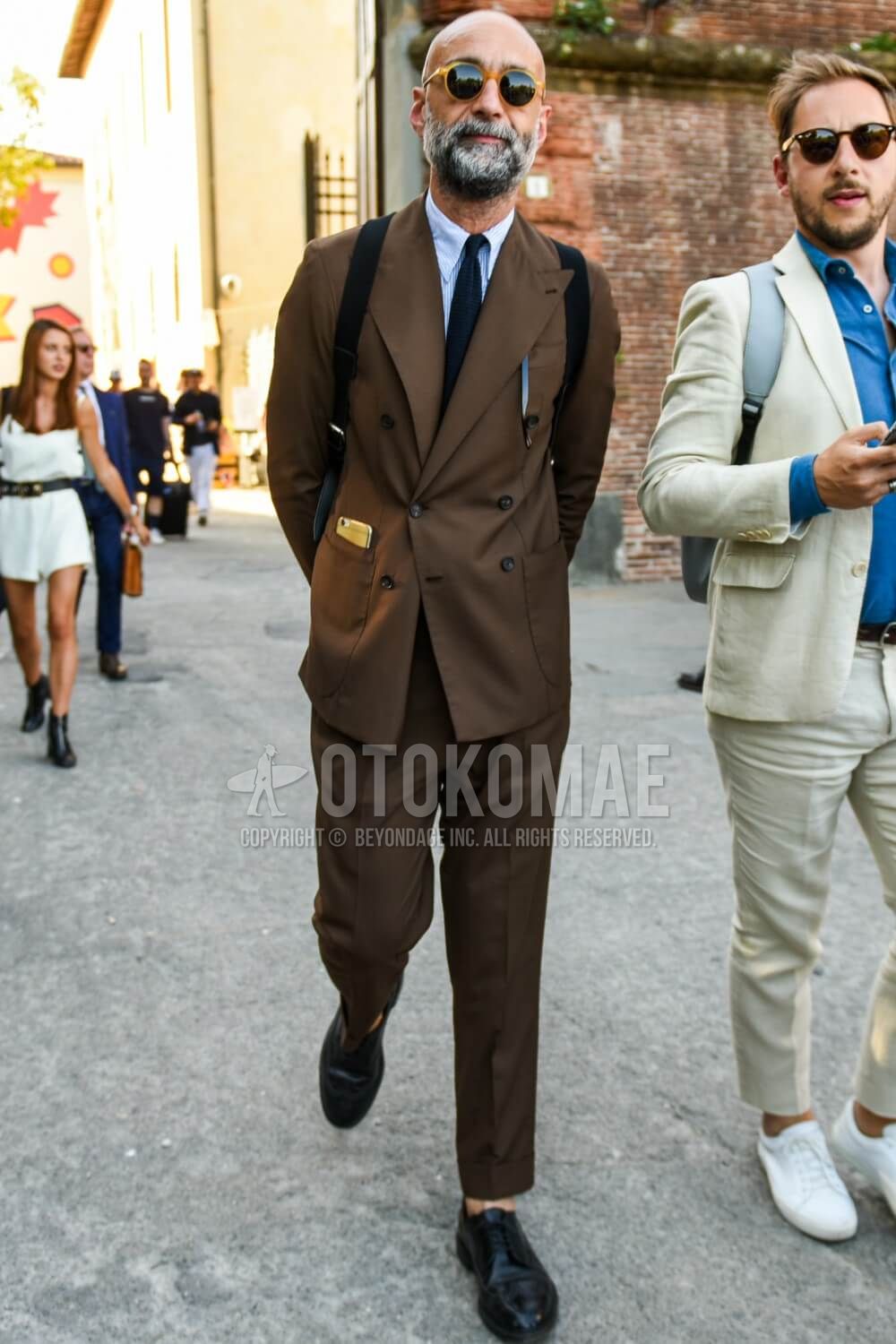 ブラウンスーツの粋な着こなし 21最新 メンズファッションメディア Govgov 男前研究所