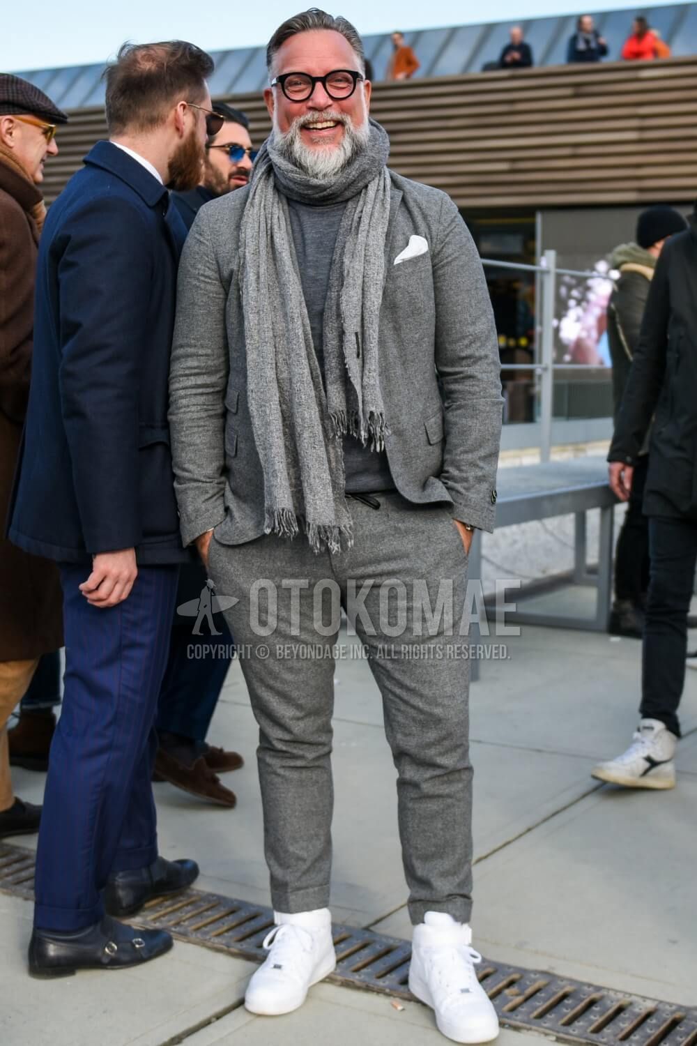 グレー コーデ特集 黒とは一味違うモノトーンアイテムを駆使した注目のメンズ着こなし アイテムを紹介 メンズファッションメディア Iicf ページ 4iicf 男前研究所 ページ 4