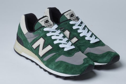 What is the classic model "M1300CL" derived from the New Balance "M1300"?