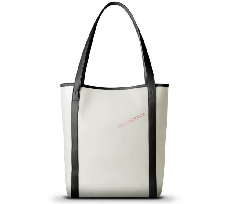PELLE MORBIDA's modern tote bag is infused with more than 720 years of accumulated Japanese know-how!