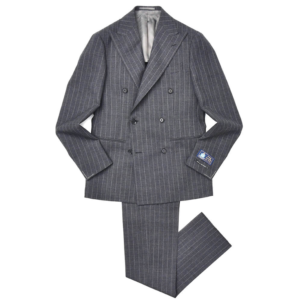 グレースーツの着こなし【ダブルブレステッドを取り入れた洒落者