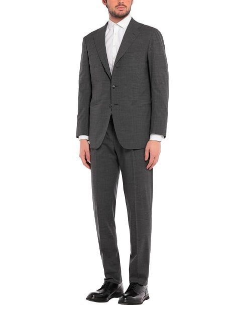 Recommendations for innerwear that goes well with set-up suits, by