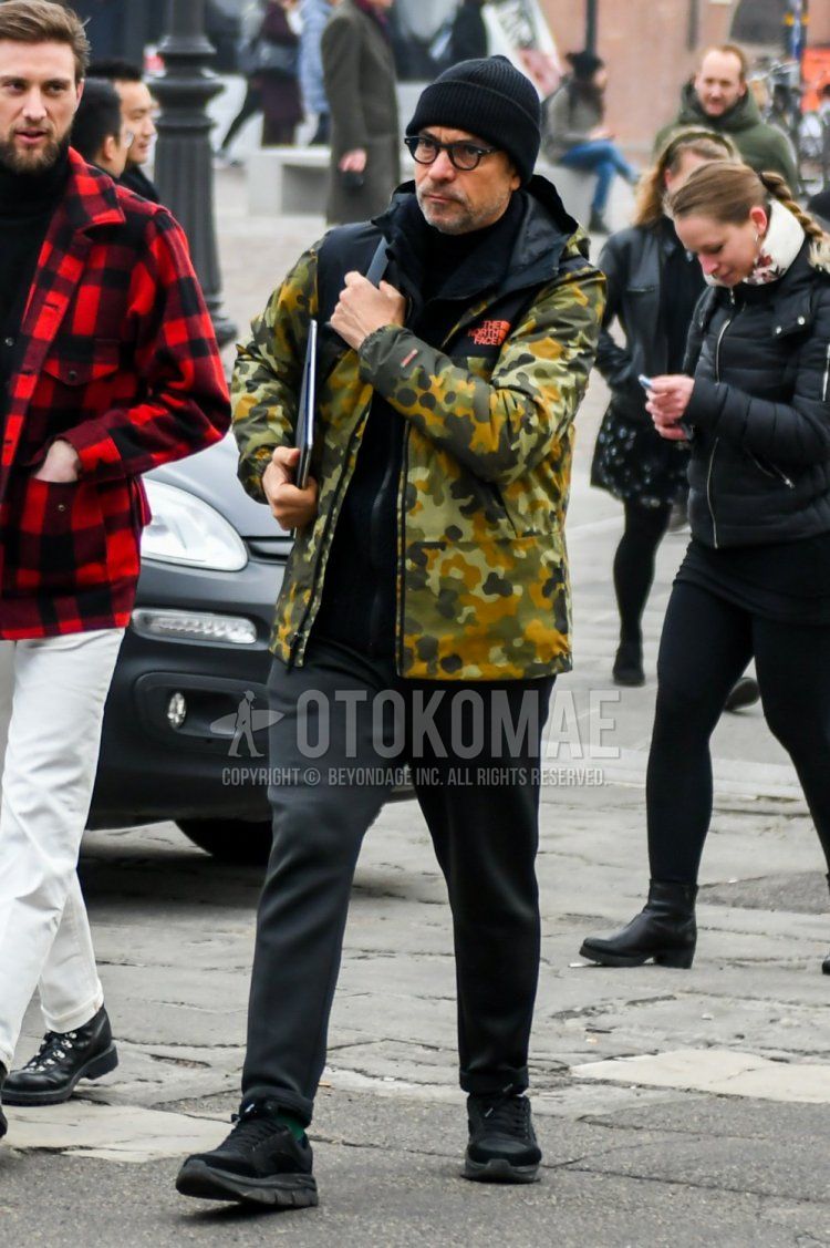 マウンテンパーカー コーデ メンズ特集 アウトドアムードを取り入れた注目の着こなし おすすめアイテムを紹介 メンズファッションメディア Medzdrav ページ 11medzdrav 男前研究所 ページ 11