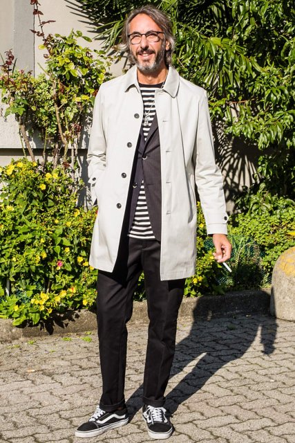 Spring Coat: Lightly tailored outerwear for a stylish spring look " Spring Coat: Lightly tailored outerwear for a stylish spring look