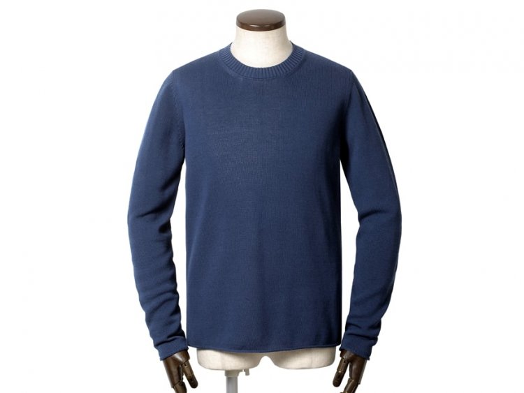 The dry and fresh feel is attractive! Sweater by " ROBERT COLLINA