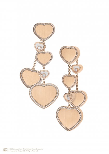 The "Big Heart" in gold and the "Small Heart" in diamonds create a harmony in this gorgeous collection.