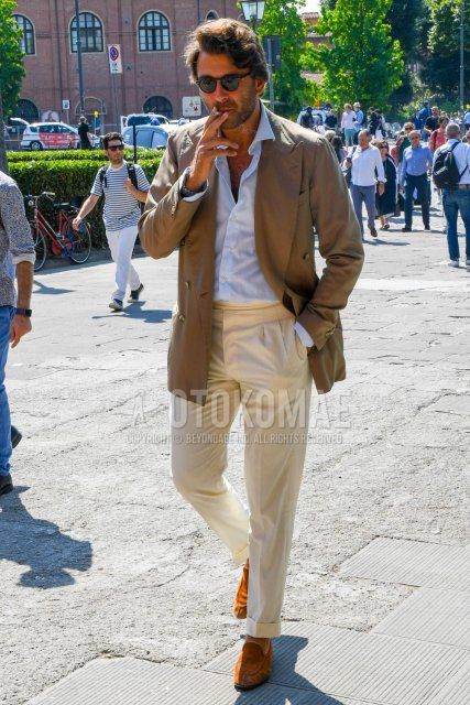Men's spring, summer, and fall outfits and outfits with plain sunglasses, plain brown tailored jacket, plain white shirt, plain beige/white pleated pants, brown suede shoes leather shoes, and brown loafer leather shoes.