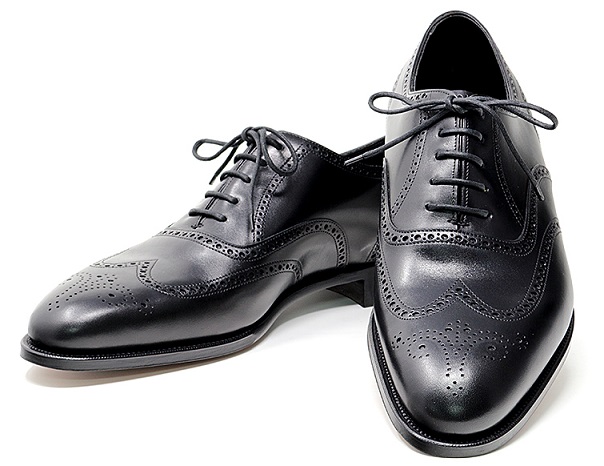 最も装飾的な紳士靴「ウィングチップ」の歴史や定番モデルを紹介 