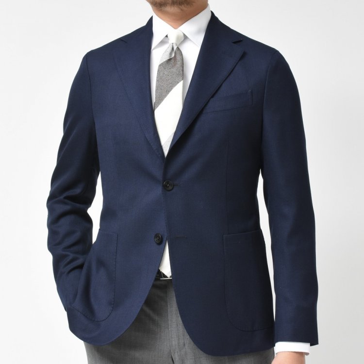 Casual summer office wear recommended items (1) "Ancon jacket" with lightweight tailoring that eliminates the need for materials