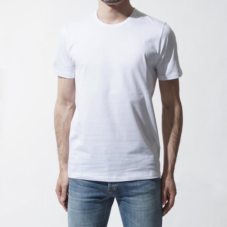 Office Casual Summer Recommended Items (5) If you want to match a jacket or suit, it is a good idea to choose a beautiful design for " T-shirts "!