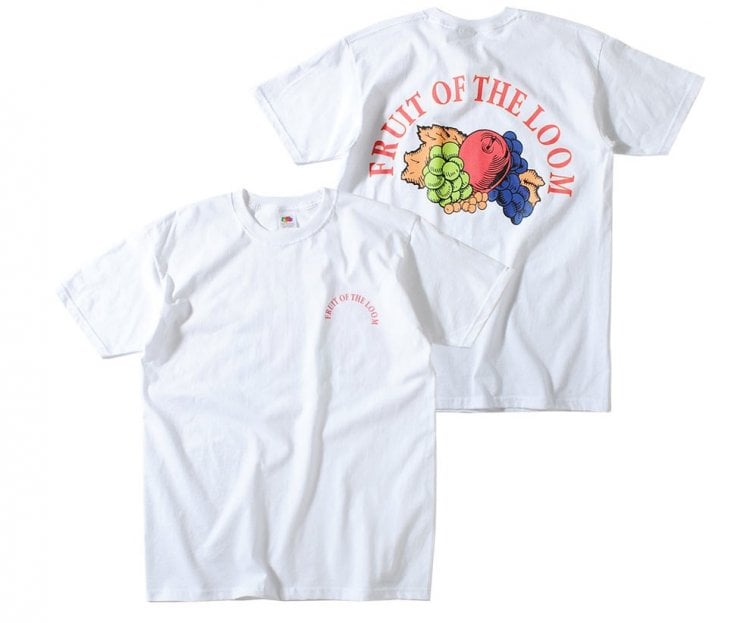フルーツが色彩鮮やかに主張：ロゴバックプリント Tシャツ