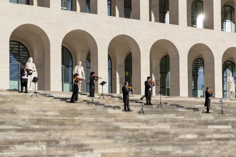 フェンディがサンタ・チェチーリア国立アカデミアと共に、イタリア文明宮から届ける「アート、ファッション、そして音楽を通じた再生」