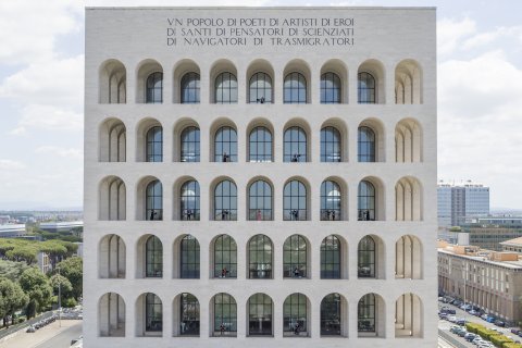 Fendi, together with the Accademia Nazionale di Santa Cecilia, "Rebirth through Art, Fashion, and Music" delivered from the Italian Palace of Civilization.