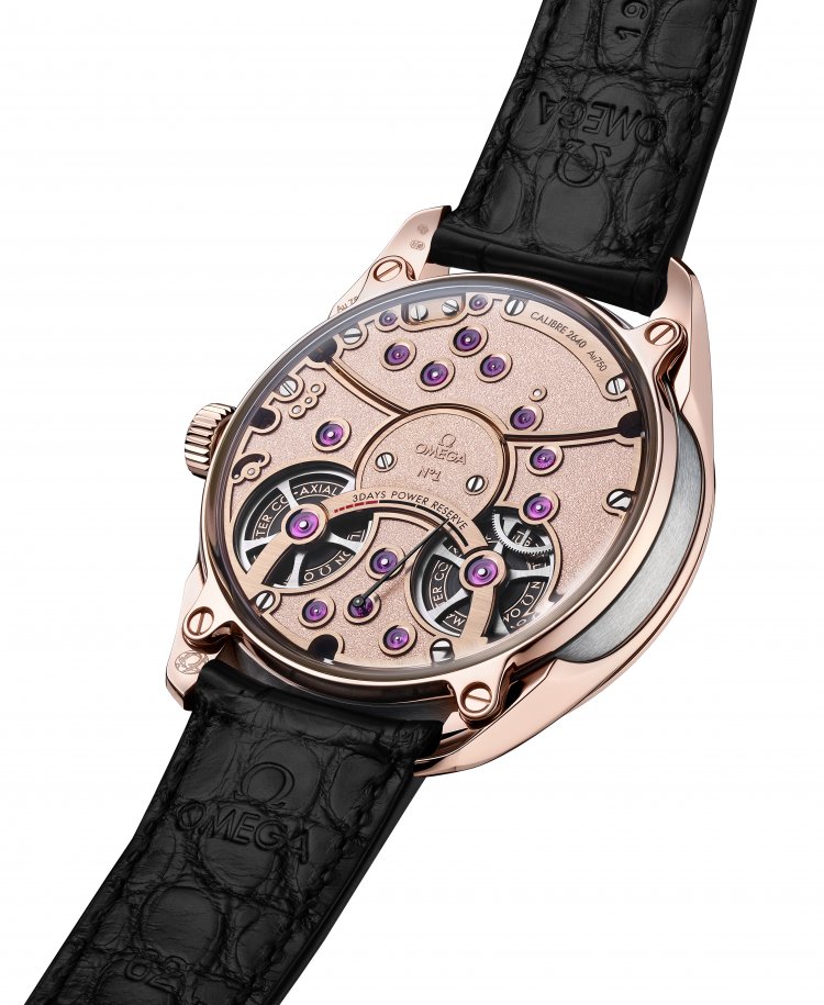 Luxurious and beautiful sapphire crystal caseback
