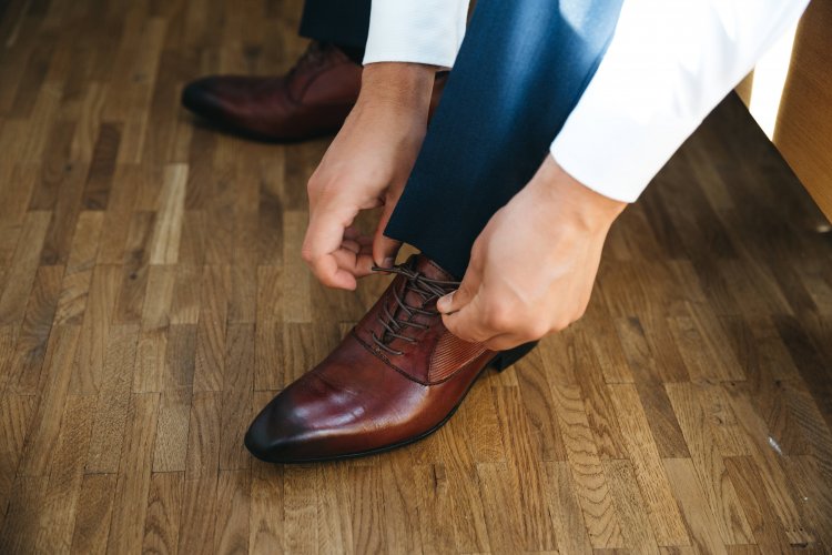 Leather Shoe Odor Countermeasure #5: "Do not wear the same leather shoes day after day."