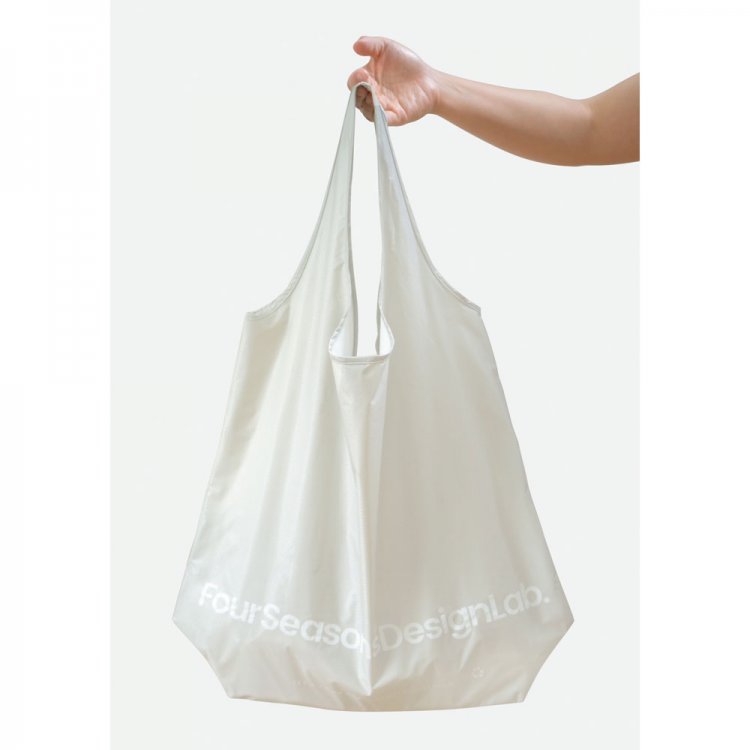 生産過程もエコ！丸められる撥水エコバッグ「Four Seasons Design Lab(フォーシーズンズデザインラボ) Reusable Shopping Eco Bag」