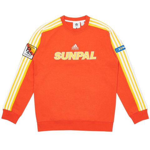 The " Palace adidas SUNPAL " collection pays homage to the summers in the Balearic Islands, a Spanish resort that enjoys the summer sea and music!