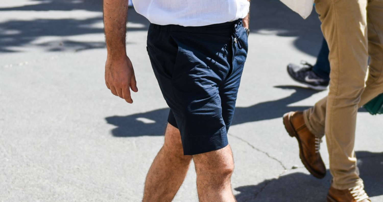 メンズ膝上ショートパンツを紹介 大人が穿くのに最適なモデルはコレ メンズファッションメディア Otokomae 男前研究所