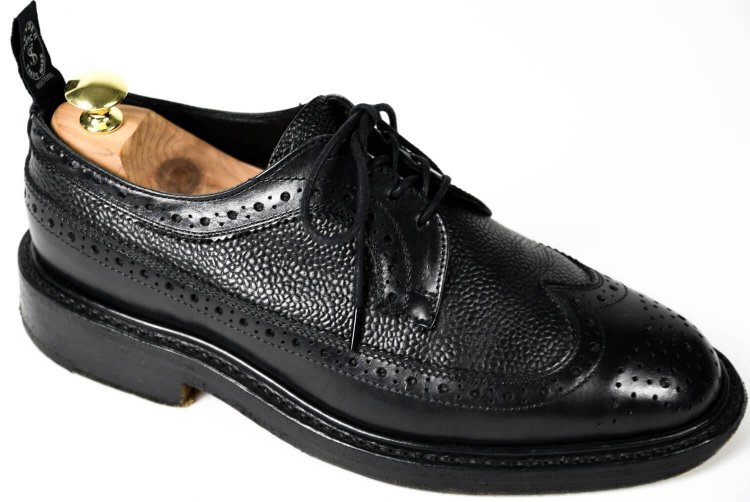 Attentive points before caring for leather shoes (5) "Use a shoe keeper."