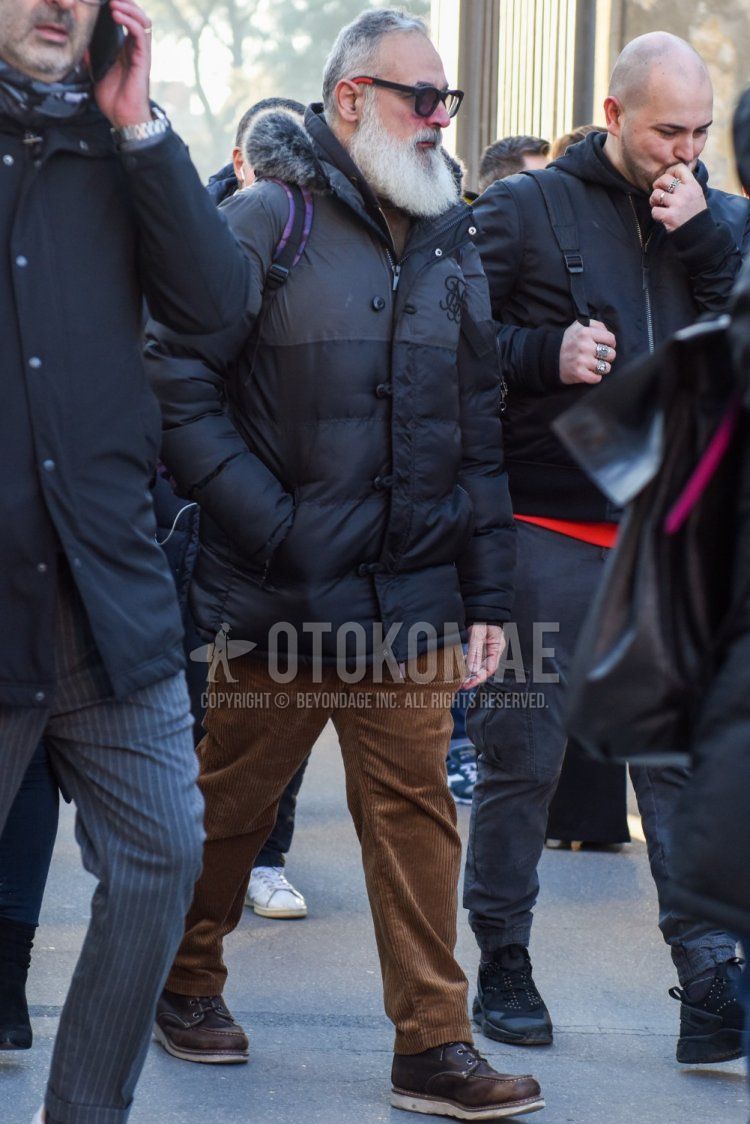 Men's winter coordinate and outfit with plain black sunglasses, plain dark gray/gray down jacket, plain brown winter pants (corduroy,velour), and brown work boots.