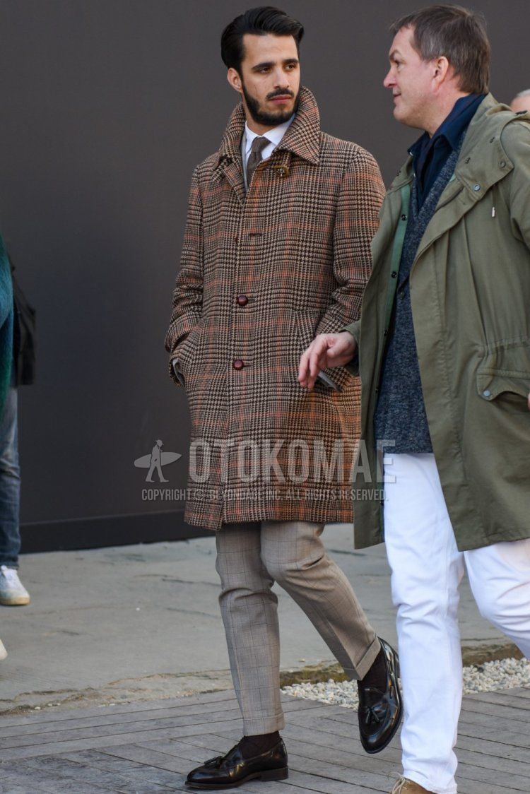 ステンカラーコート コーデ メンズ特集 クラシックな秋冬アウターを洒脱に着こなした注目スナップ おすすめアイテムを紹介 メンズファッションメディア Gov ページ 4gov 男前研究所 ページ 4