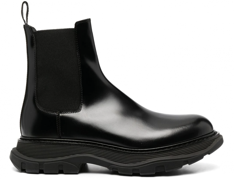 If you want to take the high road, this is the one to choose! " Alexander McQueen Chelsea Boots