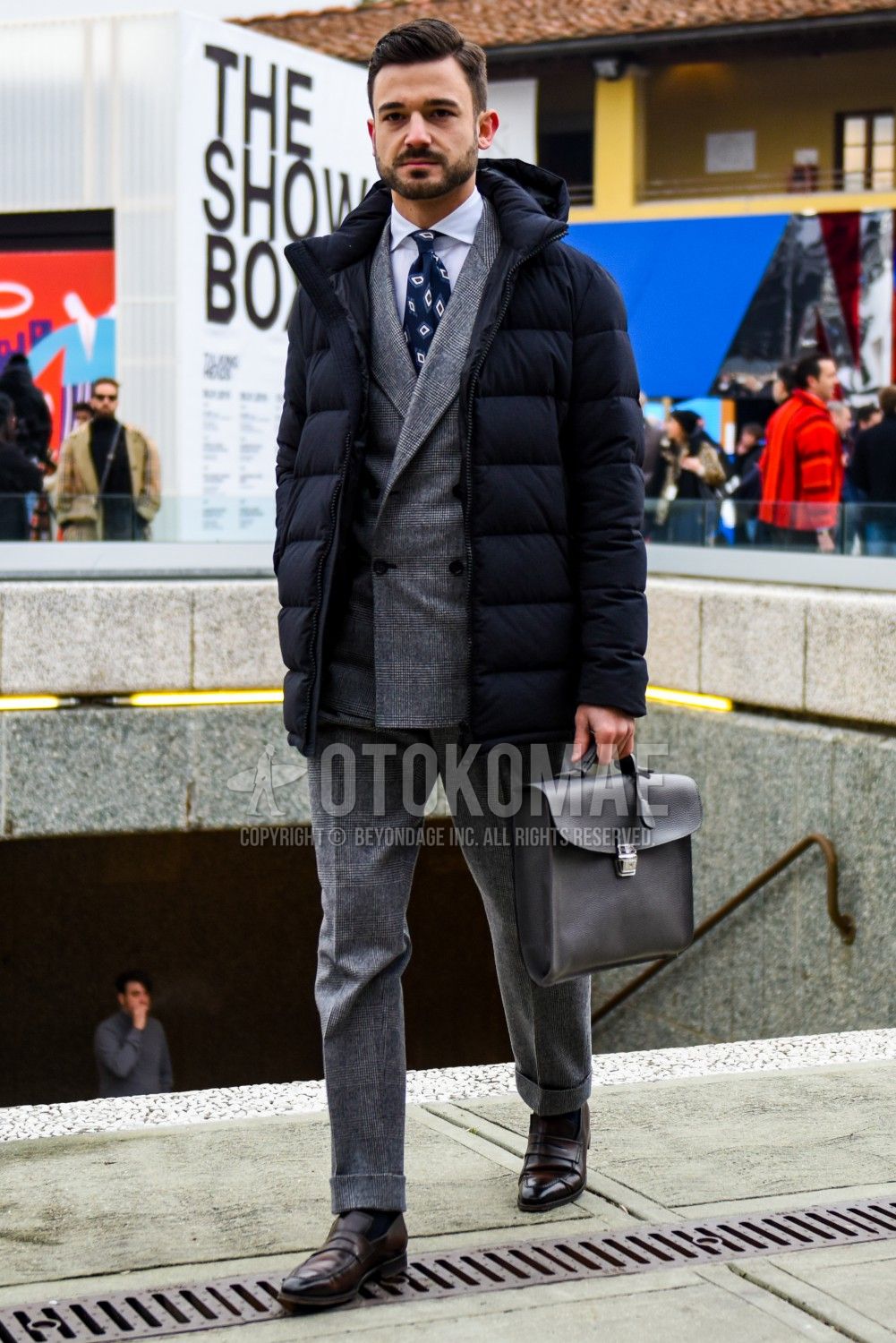 スーツに合うダウンジャケット選びで注目したい3のポイントとおすすめダウンを紹介 メンズファッションメディア Otokomae 男前研究所