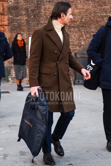 Men's fall/winter outfit and outfit with plain brown Ulster coat, plain white turtleneck knit, plain gray slacks, plain brown socks, and brown plain toe leather shoes.