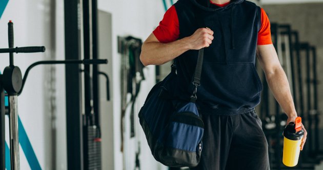 What is the best gym bag for going to the gym? From how to choose to our recommendations, we’ve got you covered!