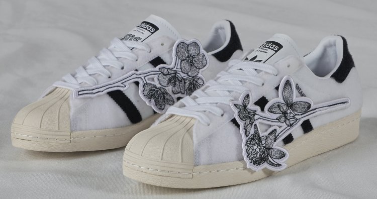 SNS x Kazuki Kuraishi x adidas Originals Triple-Name Collection Launched! Launch of " Superstar " and apparel inspired by anniversary flowers