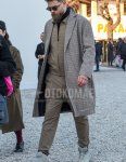Men's fall/winter coordinate and outfit with plain black sunglasses, gray checked chester coat, plain black turtleneck knit, gray high-cut sneakers with easy desert boots, and beige checked casual setup.