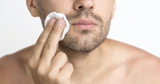男性用化粧水のおすすめを肌悩み別に紹介！