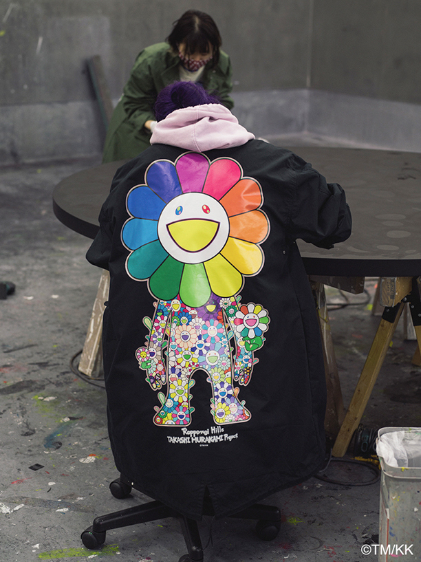 SOPH.と村上隆のコラボモッズコートが限定発売！「お花の親子」を背面 