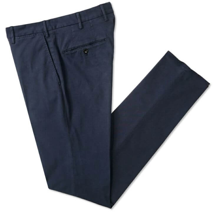 ネイビースラックス コーデ特集 品よく仕上げたメンズ着こなし おすすめアイテムを紹介 メンズファッションメディア Mnje ページ 3mnje 男前研究所 ページ 3