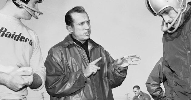 コーチジャケットの起源とは？メンズおすすめアイテムも紹介！