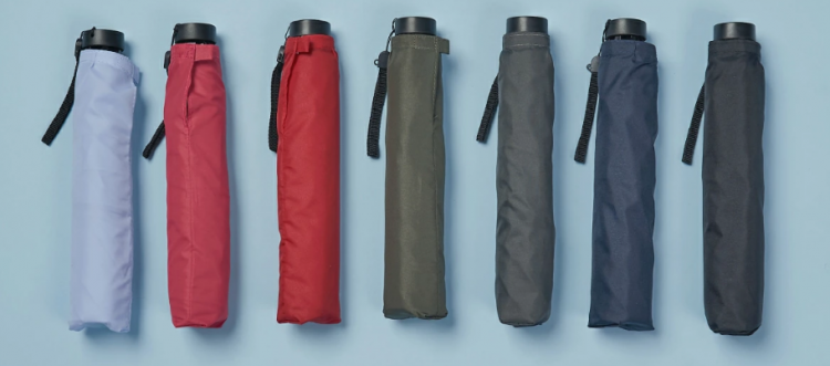 Lightweight folding umbrella Recommendation 5: "Komiya Shoten Ultra Lightweight Carbon Umbrella