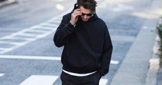 凛々しくキマるBIGフーディ「GARY(ゲイリー)」の魅力とは？