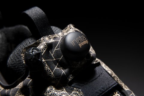 Pump Fury's first pump for Fall/Winter 2021 is a Japanese glasswork motif! Release is limited to Japan