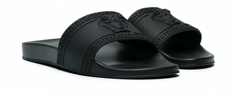 VERSACE(ヴェルサーチェ)のシャワーサンダル「メデューササンダル」