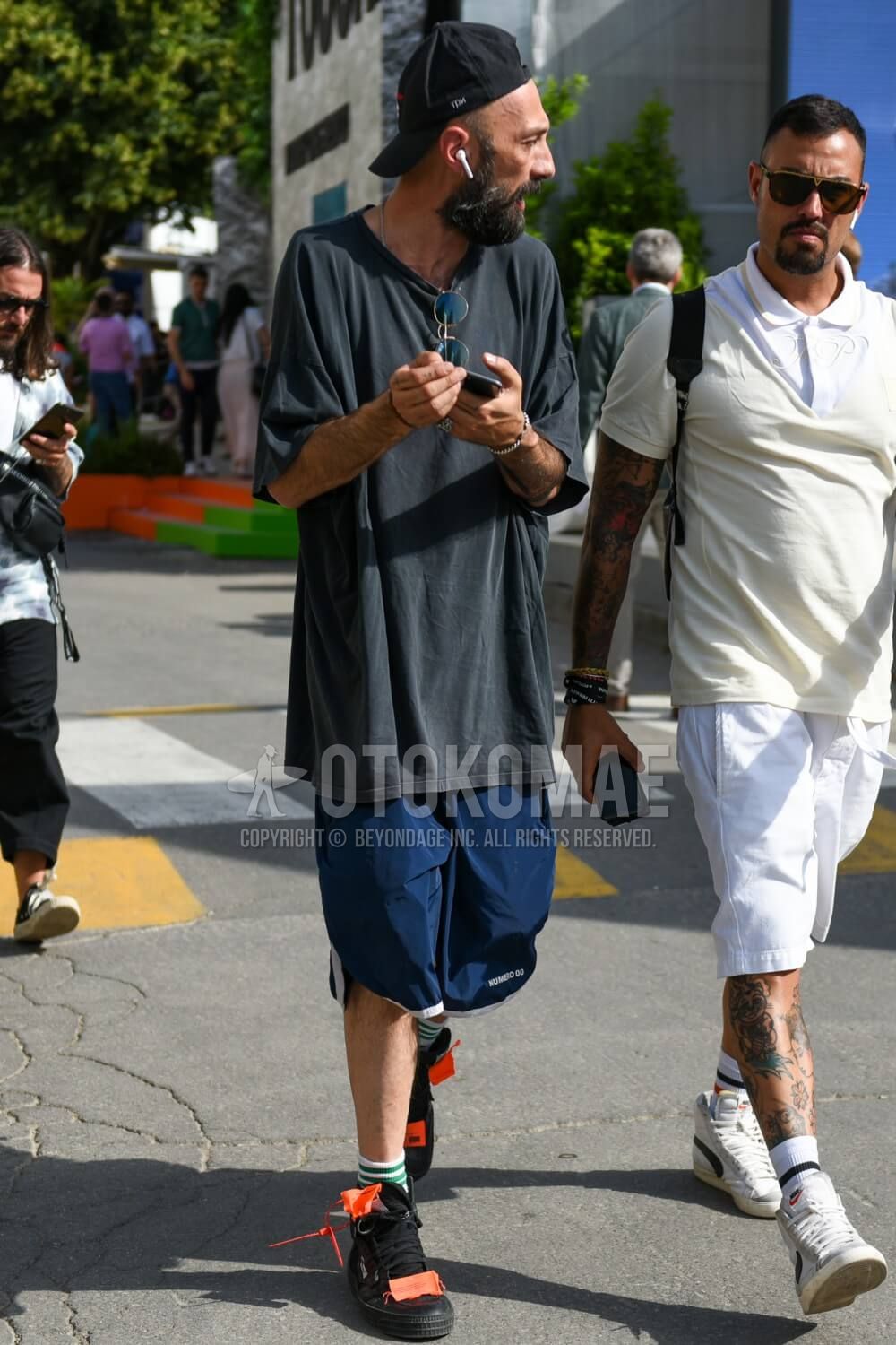 グレーtシャツで夏コーデのバリエーション展開を狙う 21年最旬の着こなし おすすめアイテムを紹介 メンズファッションメディア Faoswalim ページ 4faoswalim 男前研究所 ページ 4