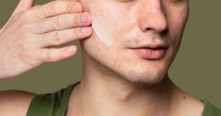 バレずに肌色補正できる「CCクリーム」とは？選び方からおすすめ品まで一挙に紹介