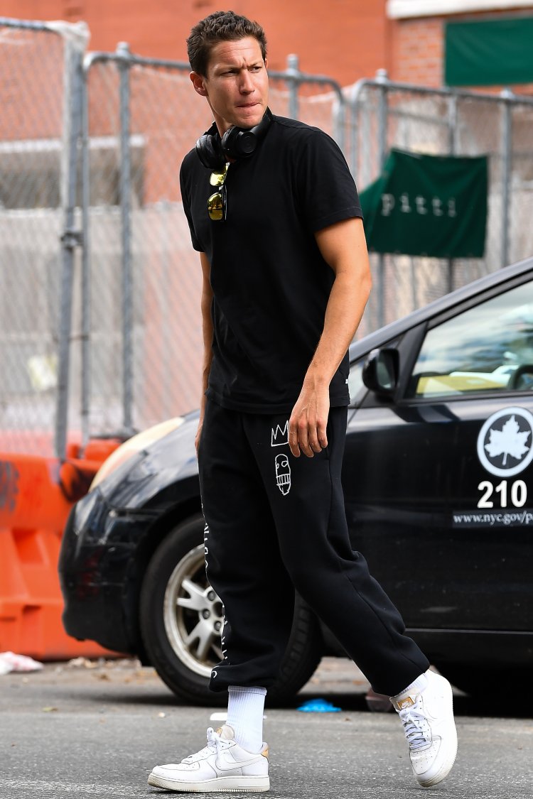 Irina Shayk ex Vito Schnabel makes a gym run in Soho,New York City