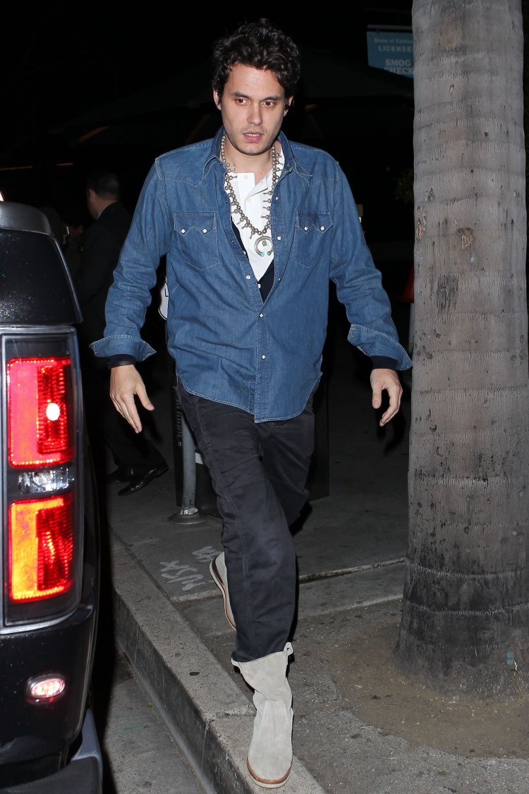 Katy Perry and John Mayer enjoy a romantic dinner date in Brentwood