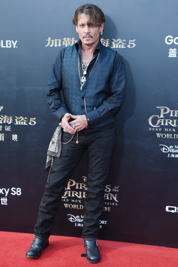 Johnny Depp, Orlando Bloom lead co-stars to premiere new "Pirates of the Caribbean" movie in Shanghai