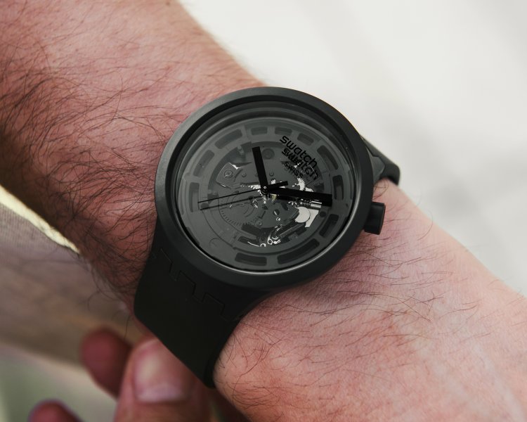 Good-cost black men's wristwatch (2) "C-BLACK SB03B100" - "Transparent black" for everyday use