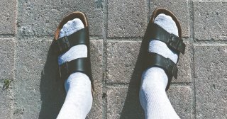 レザーサンダルは大人の夏の定番。メンズにおすすめの高級感のあるモデル24選