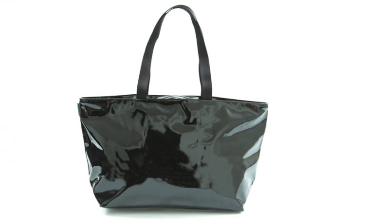 Herve Chapelier boat-shaped tote bag (5) "The "Vernis" series in nylon enamel with an elegant glossy finish.