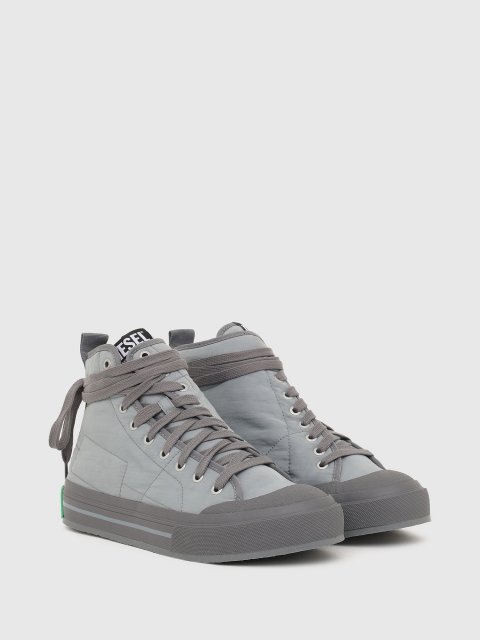 Other Diesel sneakers are also available in a wide range of variations!